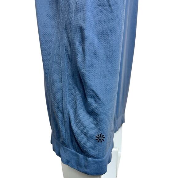 Athleta Seamless Top Sz M Blue Short Sleeve Athletic Shirt Vented Stretch Gym - Picture 4 of 4
